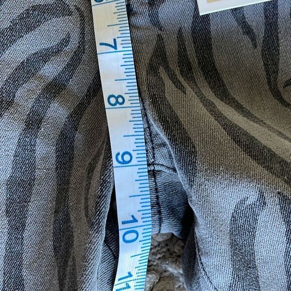 NWT Tinseltown Zebra Print Jeans. Size 3 Mid Rise Skinny - Picture 7 of 7